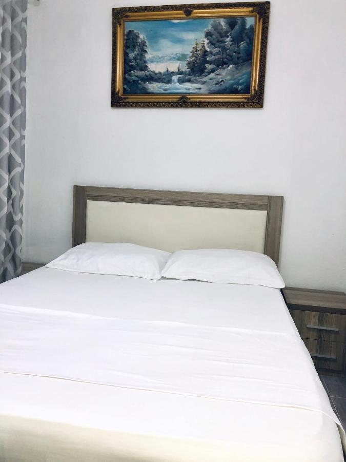 Sandri Apartment Himare Exterior photo